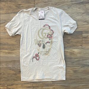 Women's Cream Skull Graphic Tee